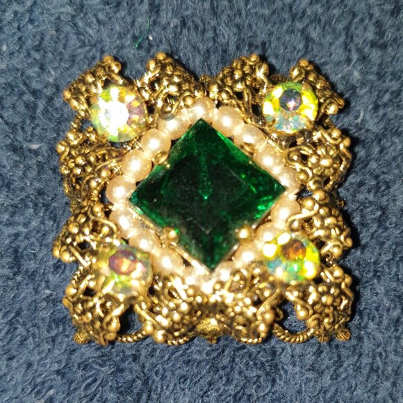 🌟 Fabulous Vintage Germany Brooch – Emerald Green Glass, AB Crystals & Pearls - Picture 10 of 11